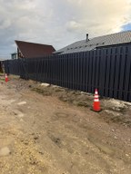 Забор из евроштакетника в городском посёлке Красный Бор